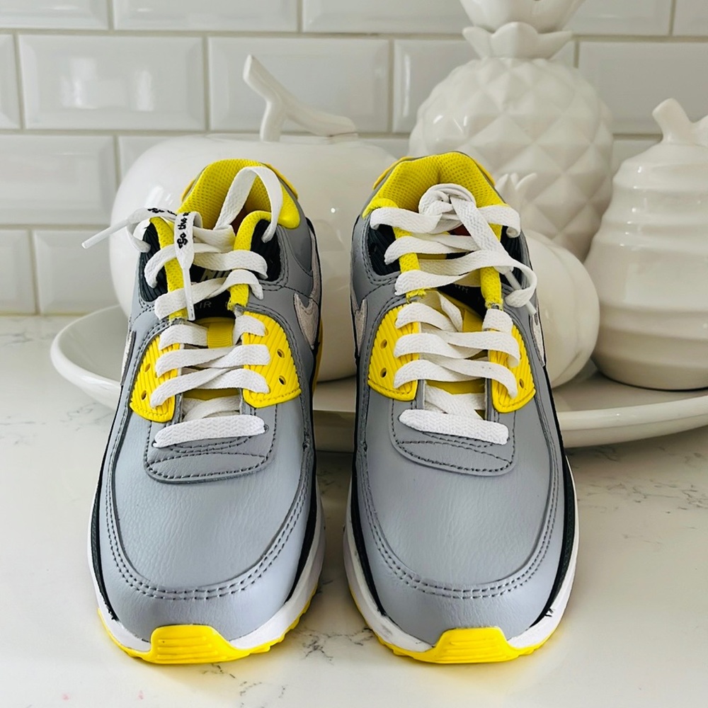 Nike Air Max 90 Smile Face 😃 - Picture 4 of 15